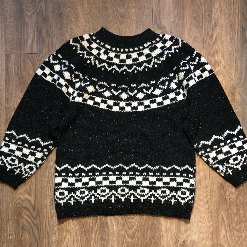 Vintage Black and White Patterned Knit Sweater - Picture 3 of 17